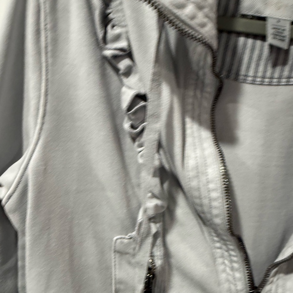 Women's Gray Ruffled Utility Jacket - Picture 2 of 7
